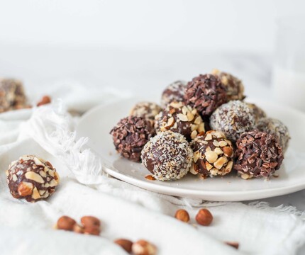 Healthy-Vegan-Cacao-Truffles