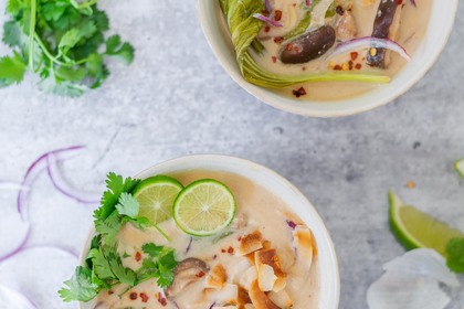 Healthy-Vegan-Tom-Kha-Soup-3