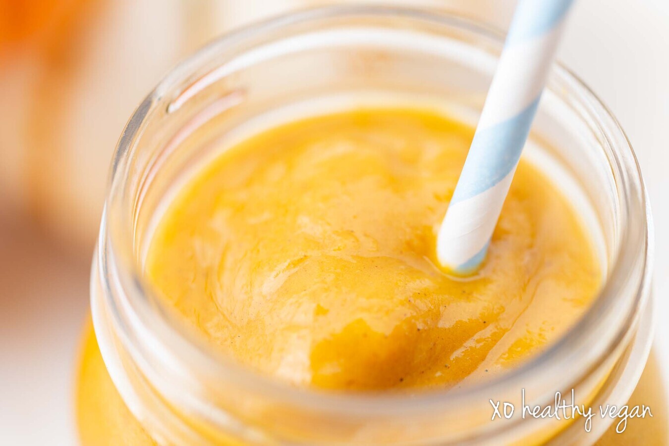 Healthy-Vegan-Pumpkin-Pie-Smoothie-5