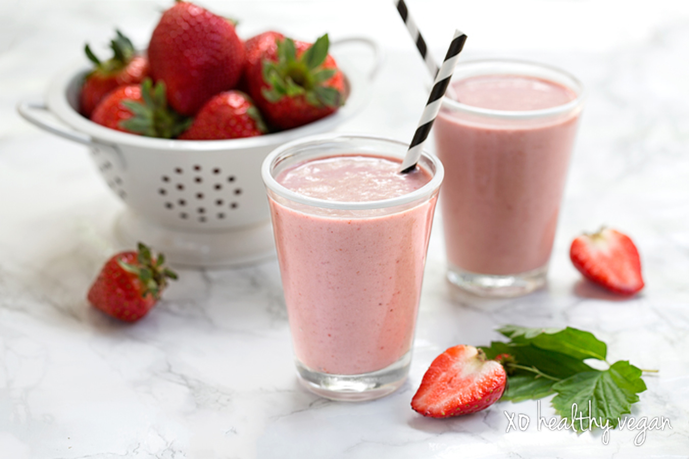 HealthyVegan.StrawberryCremeMilkshake.HOR