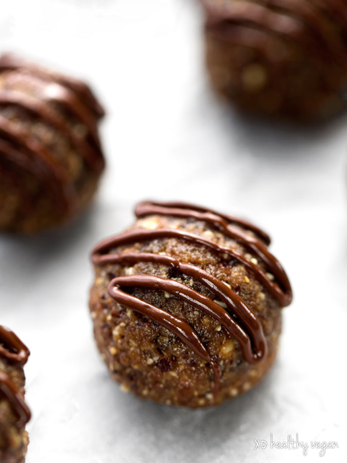 HealthyVegan.PeanutButterCupTruffles.CLOSE