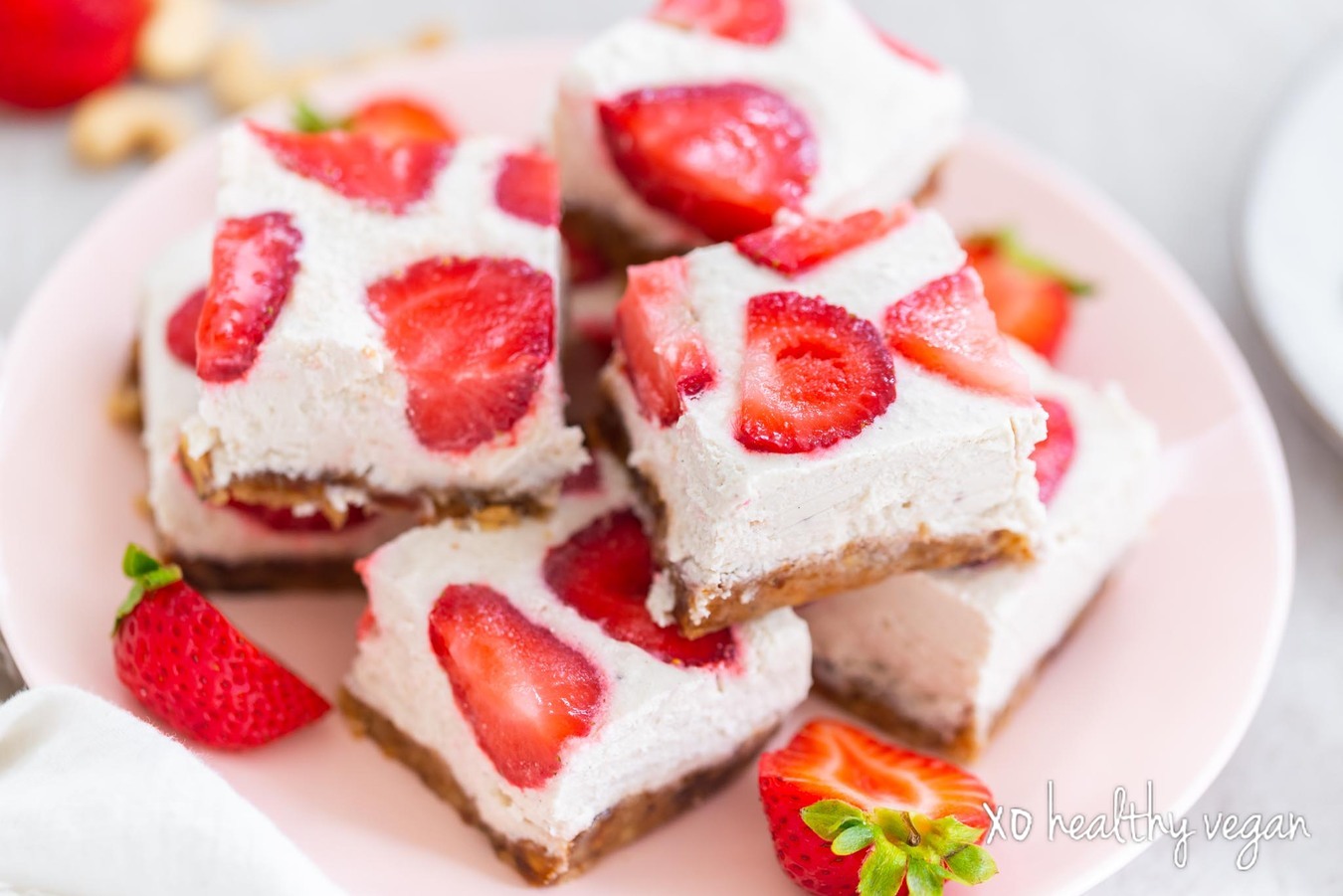 HealthyVegan-RawStrawberryShortcakeBars-8