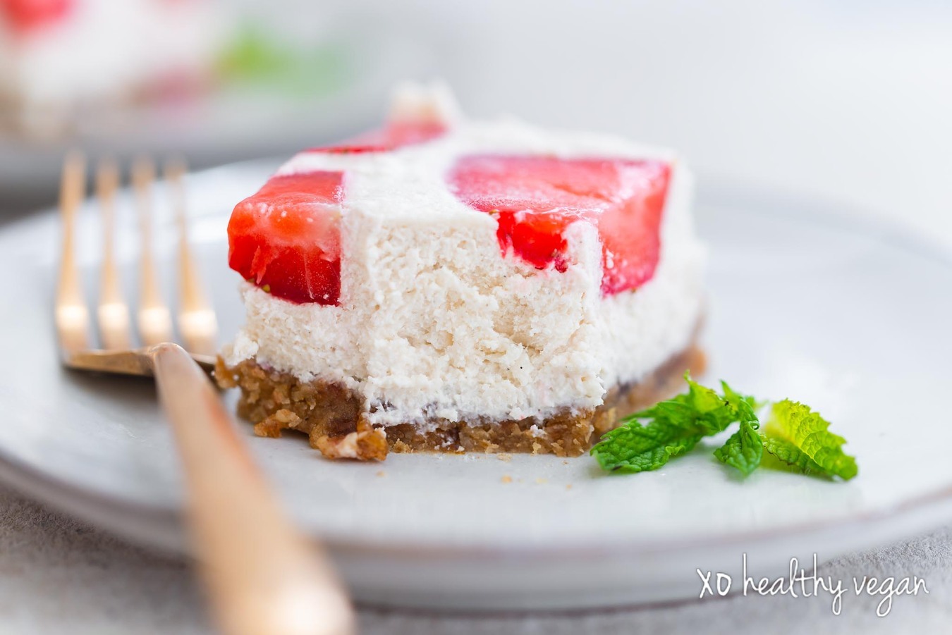 HealthyVegan-RawStrawberryShortcakeBars-9