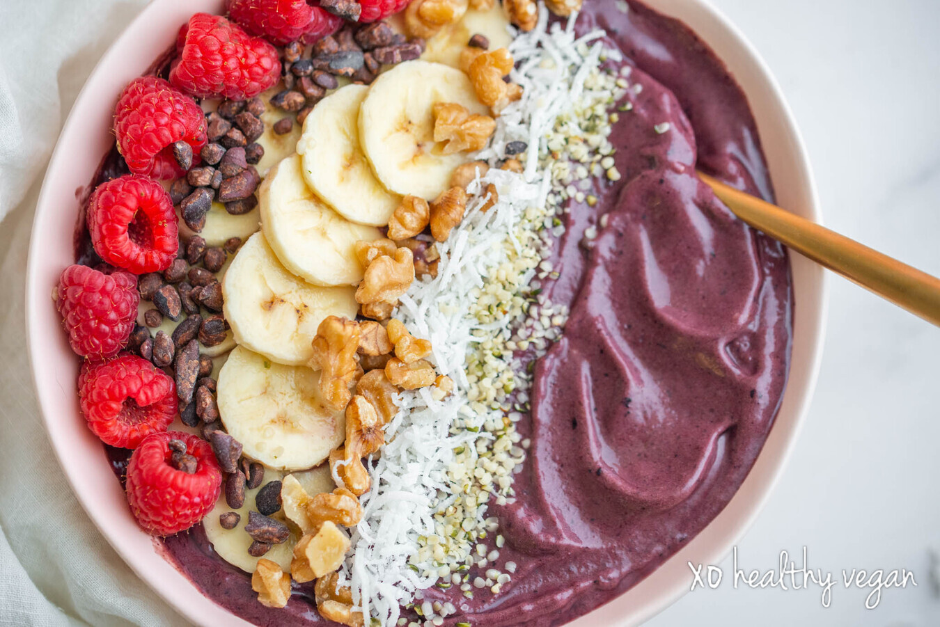 Healthy-Vegan-Rockstar-Acai-Bowl-1