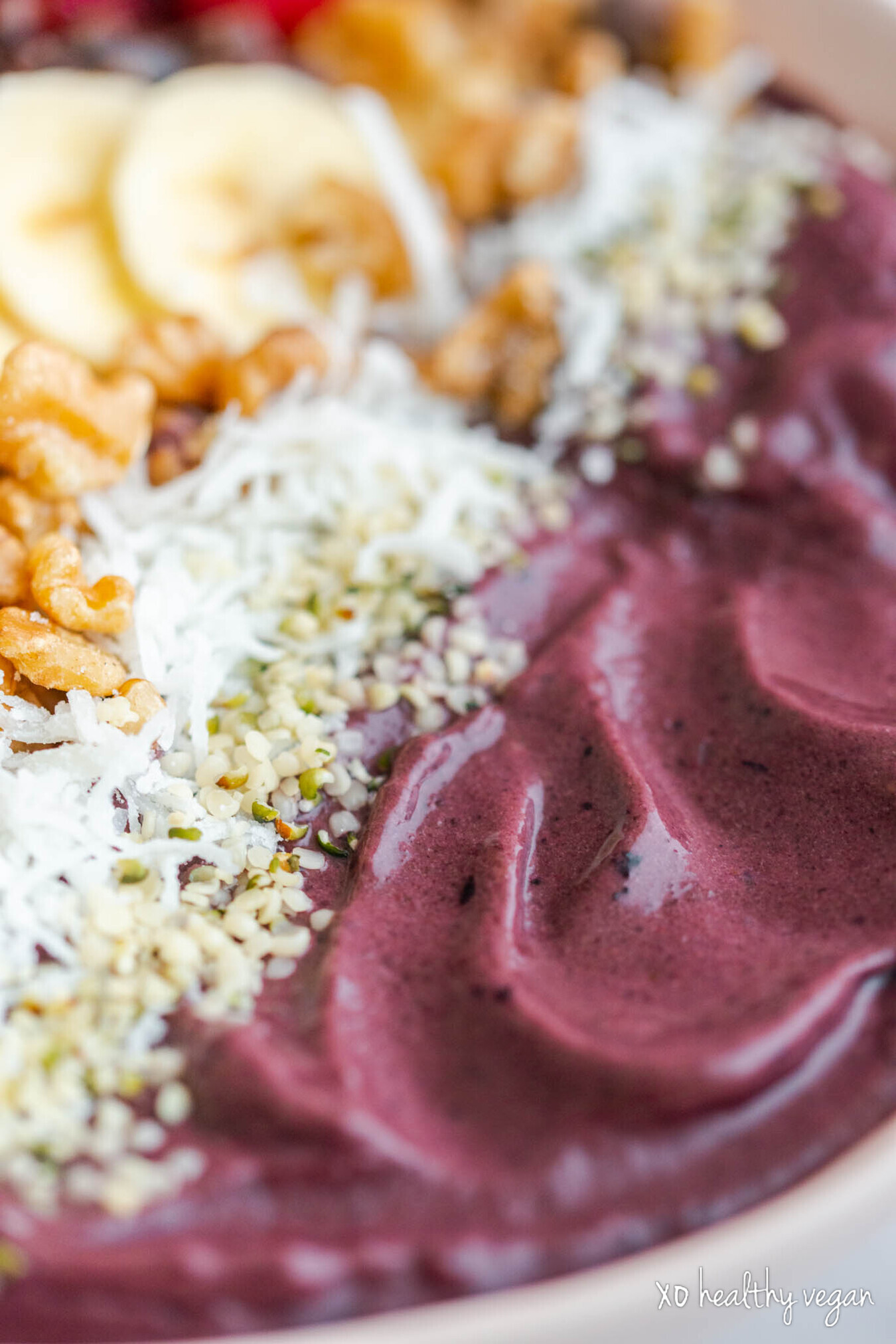 Healthy-Vegan-Rockstar-Acai-Bowl-5