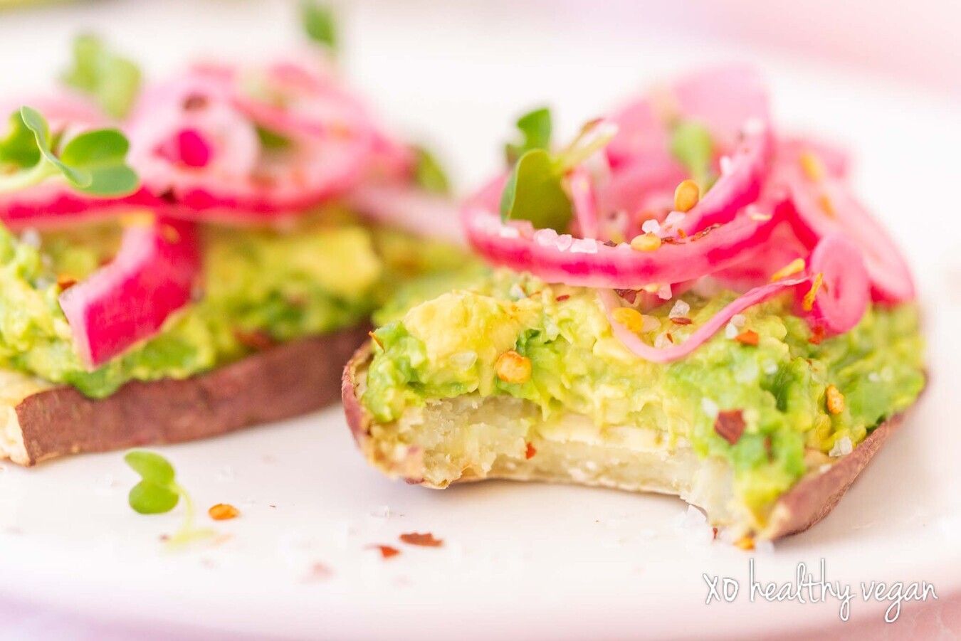 HealthyVegan-Sweet-Potato-Avocado-Toast-9