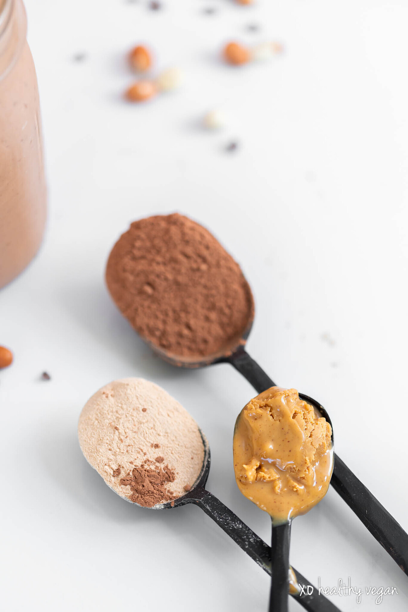 HealthyVegan-PeanutButterCupSmoothie-4