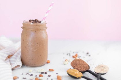 HealthyVegan-PeanutButterCupSmoothie-8