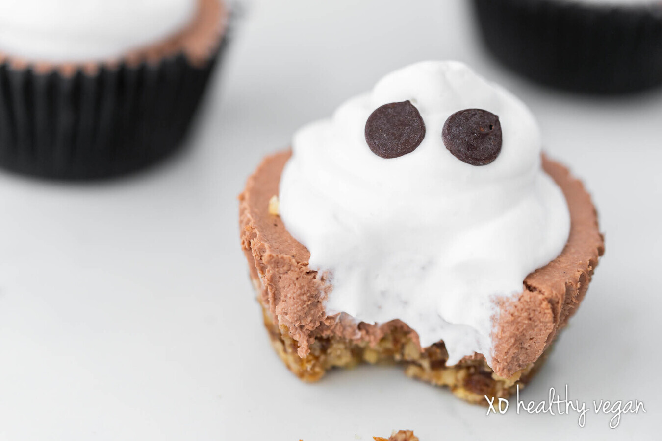 HealthyVegan-HalloweenCupcakes-9