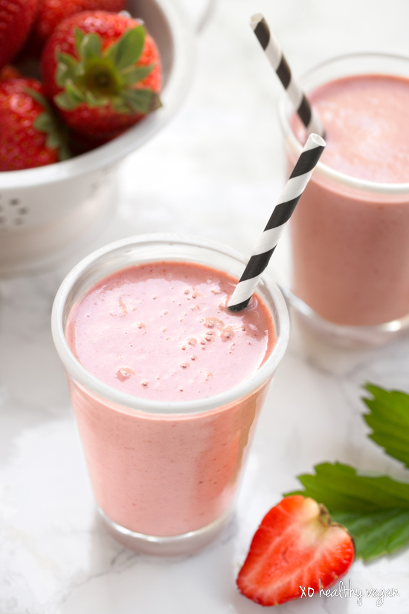 HealthyVegan.StrawberryCremeMilkshake.VER