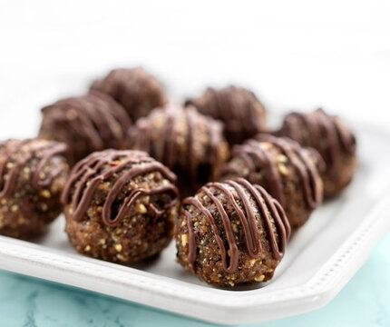 HealthyVegan.PeanutButterCupTruffles.VER