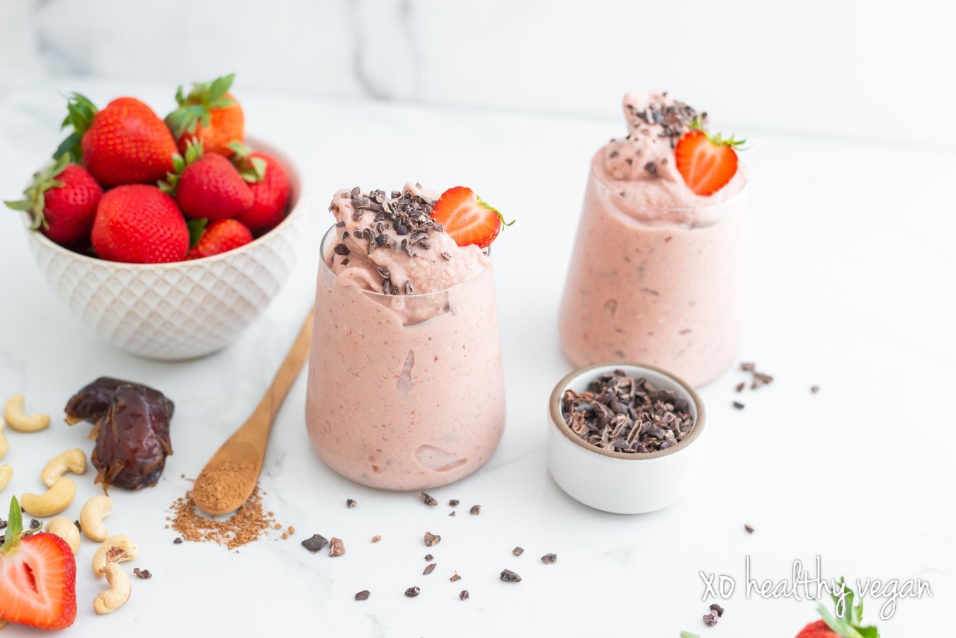 HealthyVegan-StrawberryChocolateBlissSmoothie-1