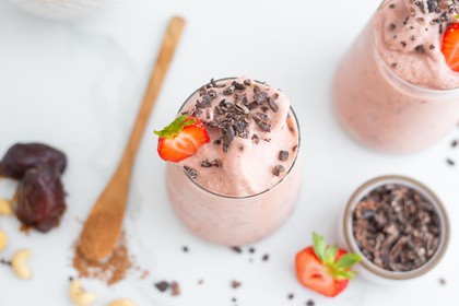 HealthyVegan-StrawberryChocolateBlissSmoothie-5