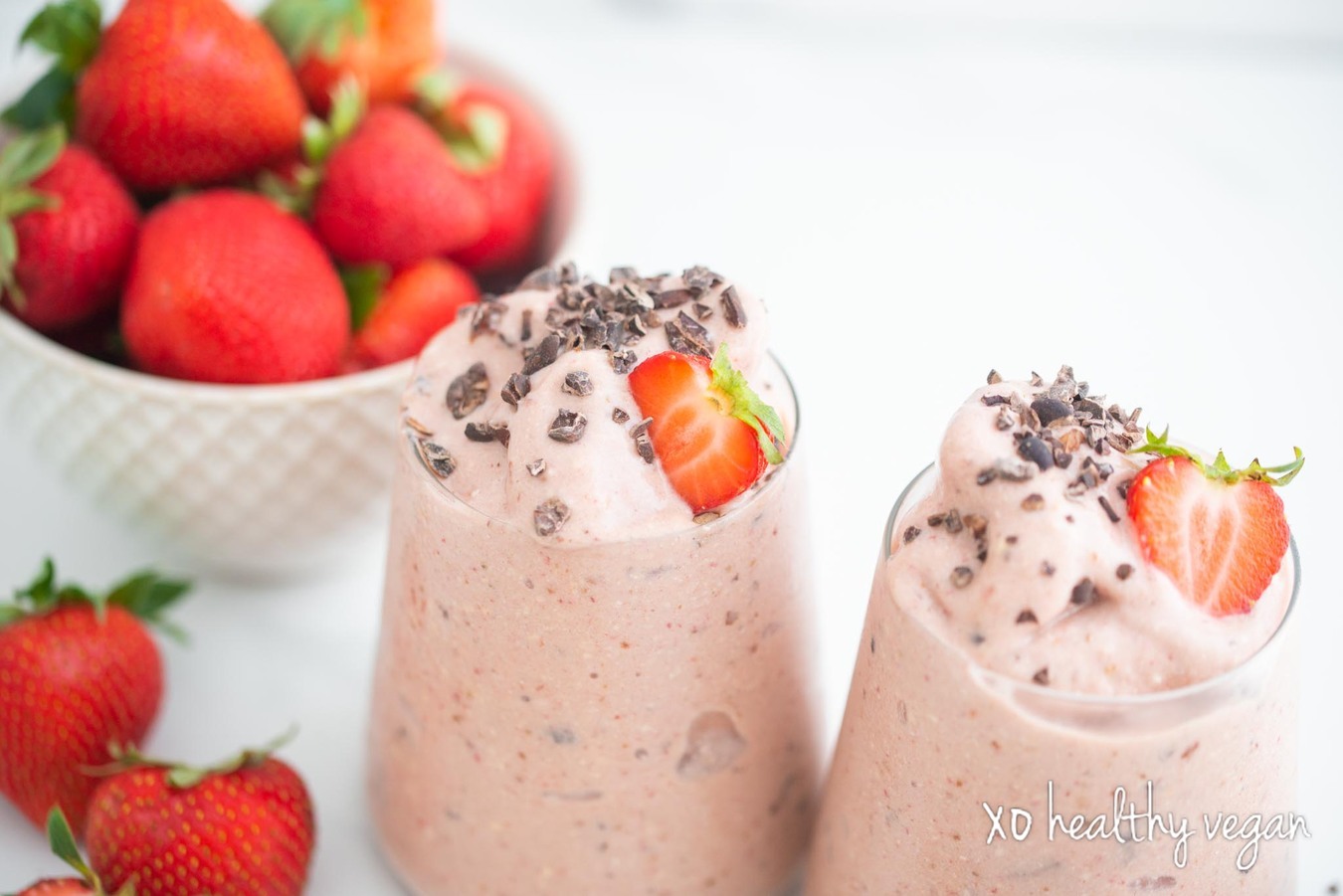 HealthyVegan-StrawberryChocolateBlissSmoothie-9